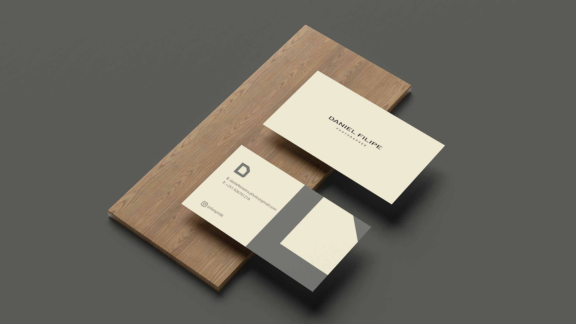 Daniel Photographer Logo