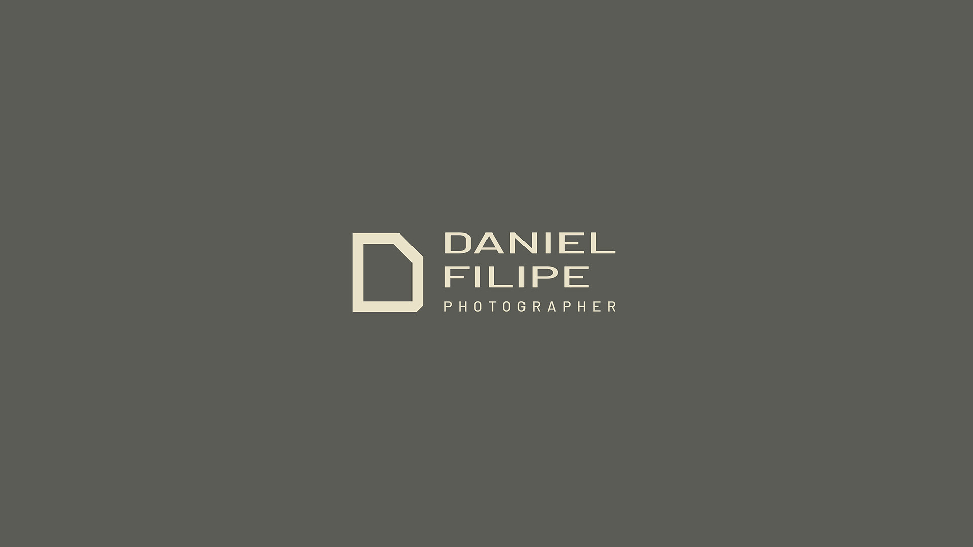 Daniel Photographer Logo